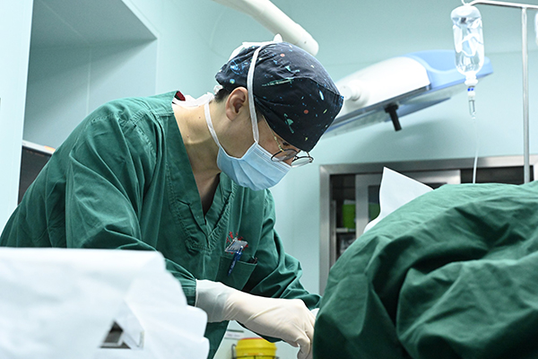 口腔健康新风潮：周国辉院士团队携手一龄嘉科带你走向微笑新时代！