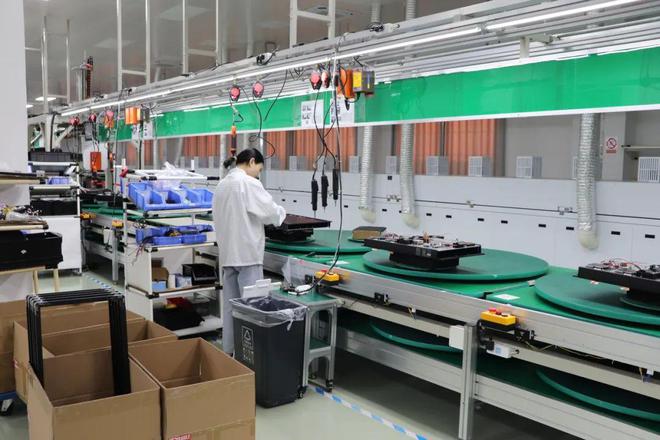 好莱坞影视灯具环市造！“保姆式”服务助力影视企业发展